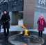 Бөгелмә социаль приютында тәрбияләнүчеләр Мәңгелек утка чәчәкләр салдылар - Бугульминская газета