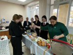 Юные бугульминцы организовали благотворительную ярмарку