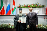 Заслуги, труд и талант: Дамир Фаттахов вручил награды бугульминцам