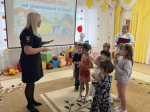 В бугульминском детском саду прошло занятие с родителями и автоинспектором