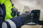 Водители смогут предъявлять инспекторам электронные права и СТС через мессенджер «Макс»