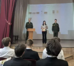 Выбор будущего: бугульминские школьники пообщались с курсантами-танкистами